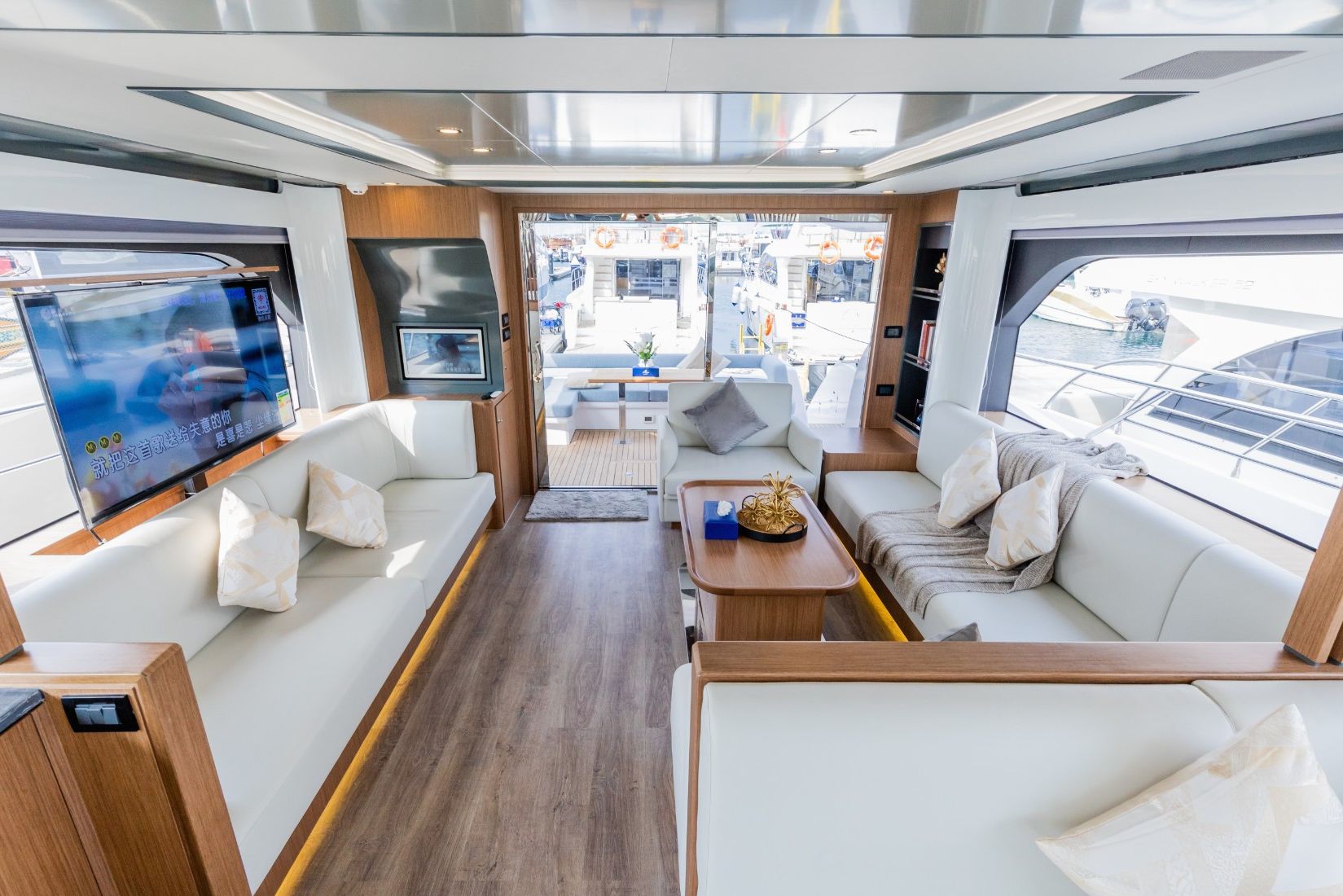 63 ft Sky Walker Amie X63 Sport, photo 9