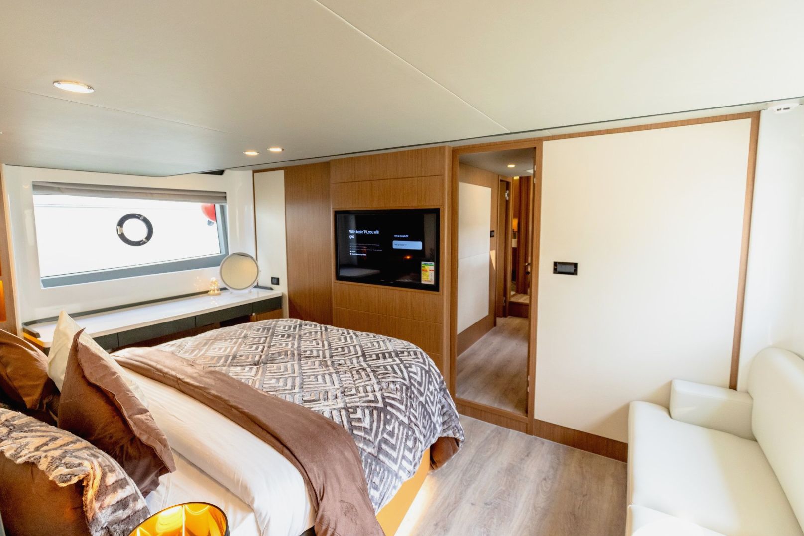 63 ft Sky Walker Amie X63 Sport, photo 7
