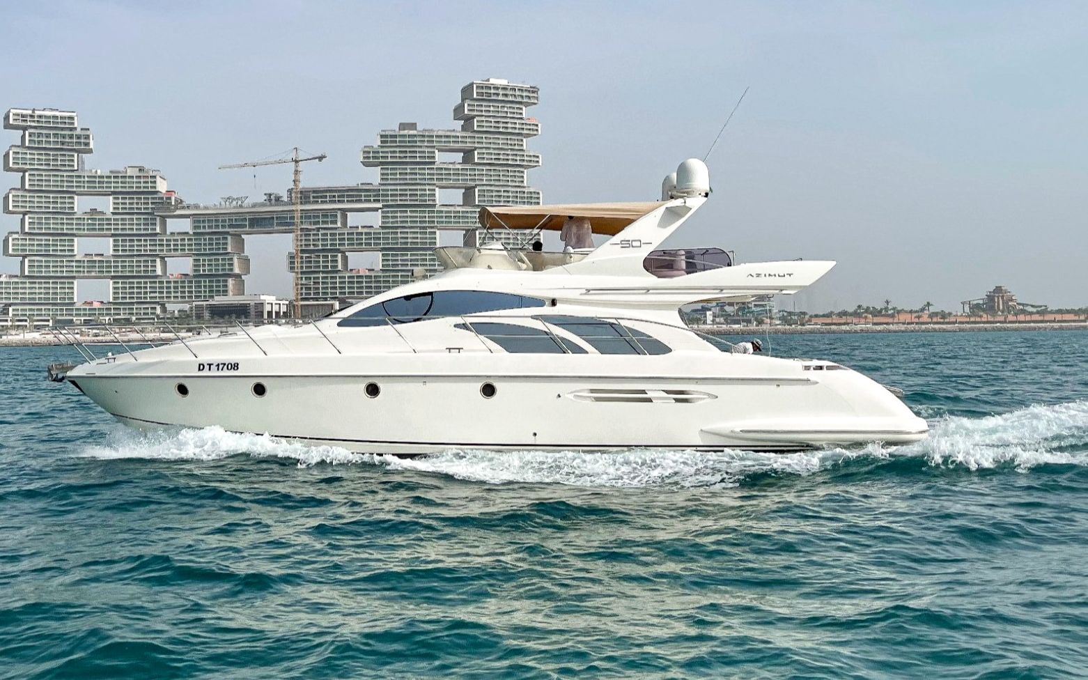 Azimut Grand Crew