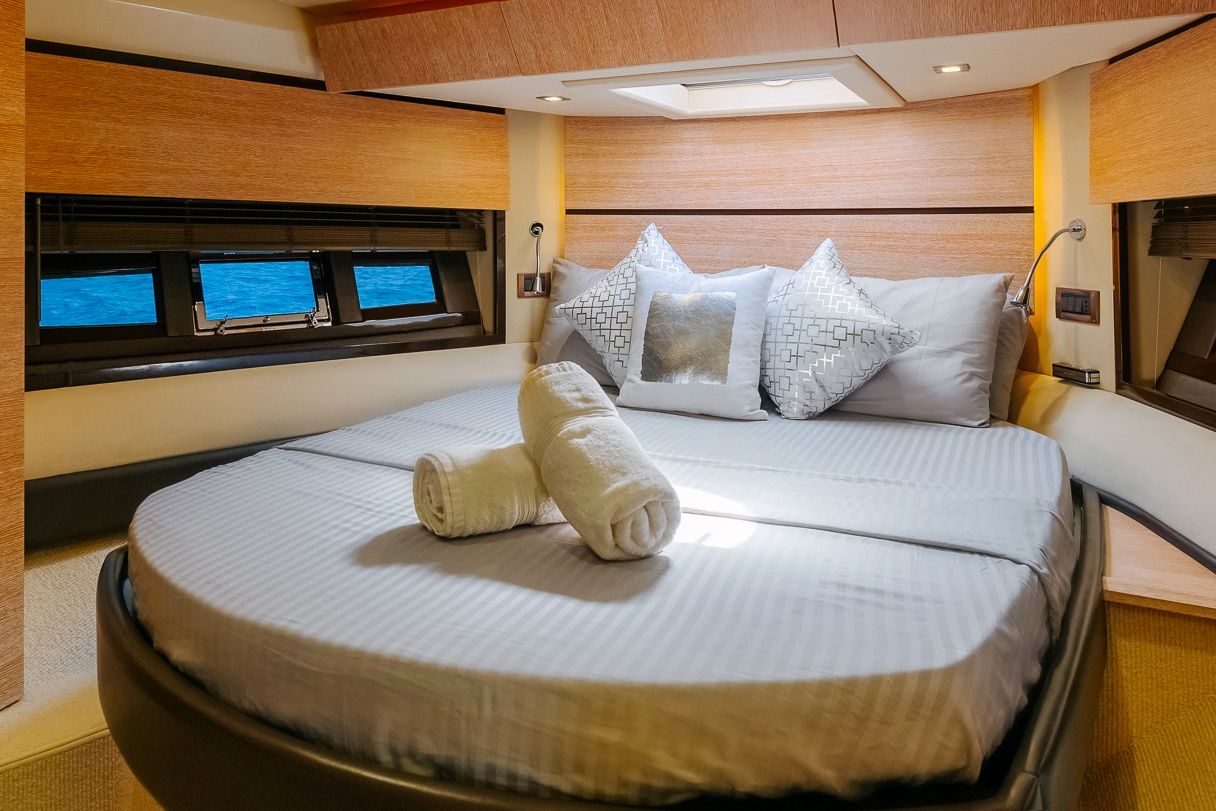 48 ft Azimut No Regrets, photo 9
