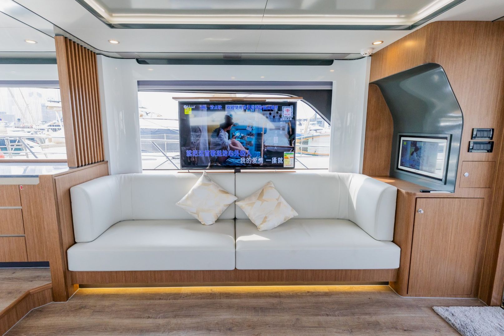 63 ft Sky Walker Amie X63 Sport, photo 5