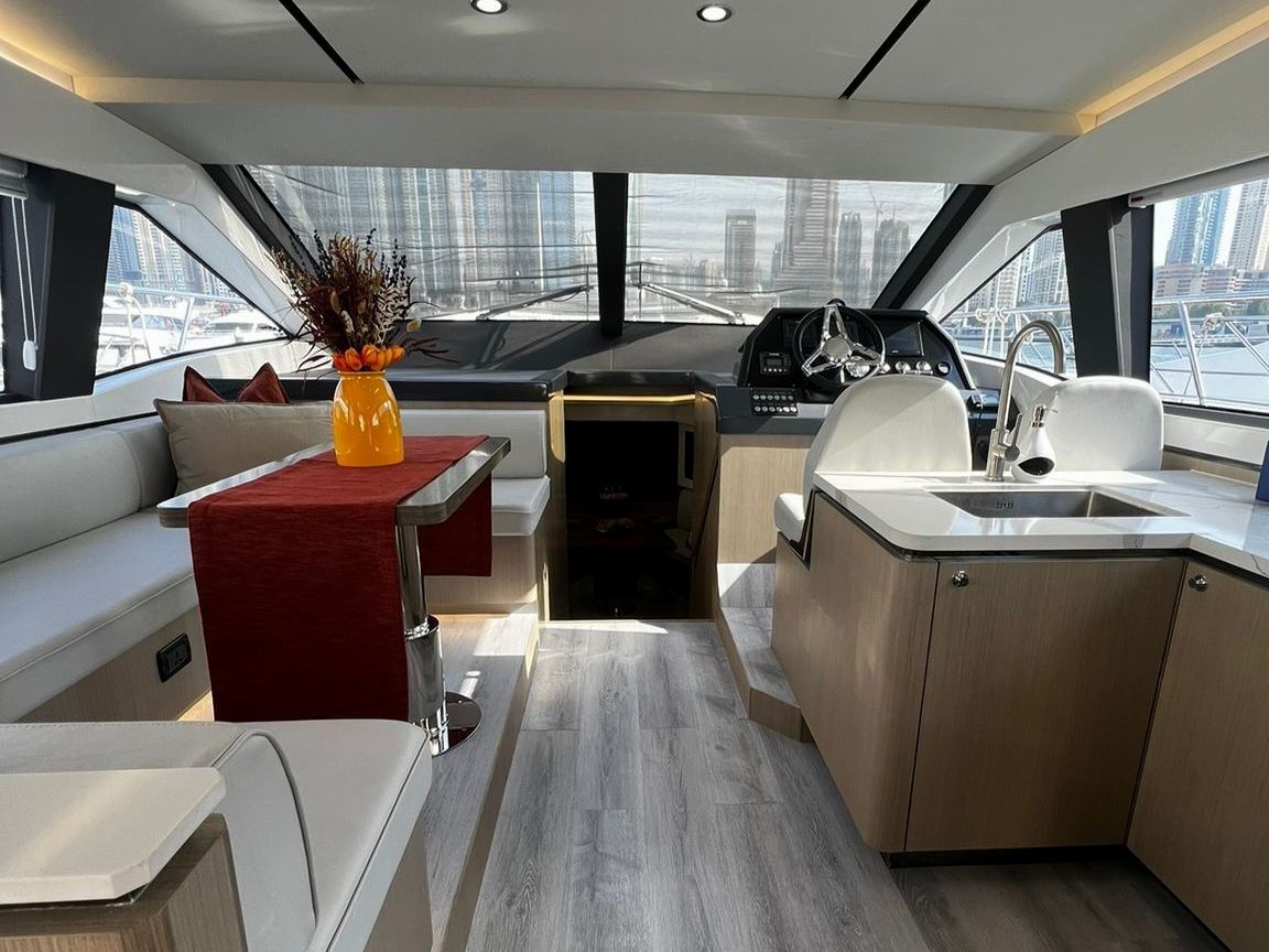 52 ft Sky Walker Ava, photo 8