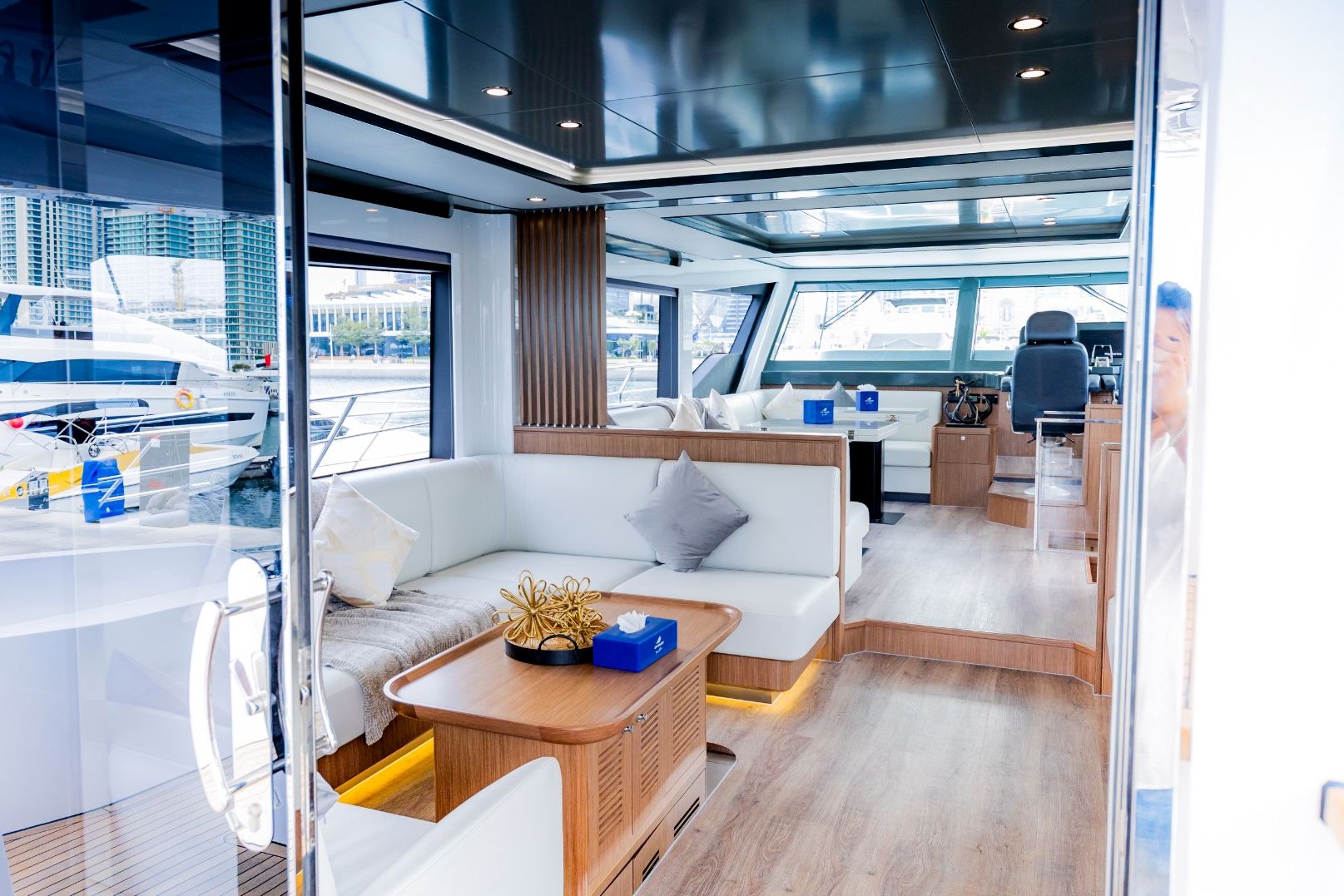 63 ft Sky Walker Amie X63 Sport, photo 14